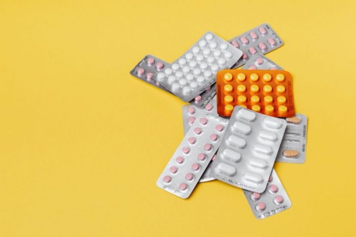 Apakah Obat Generik Sama Efektifnya dengan Obat Bermerek?