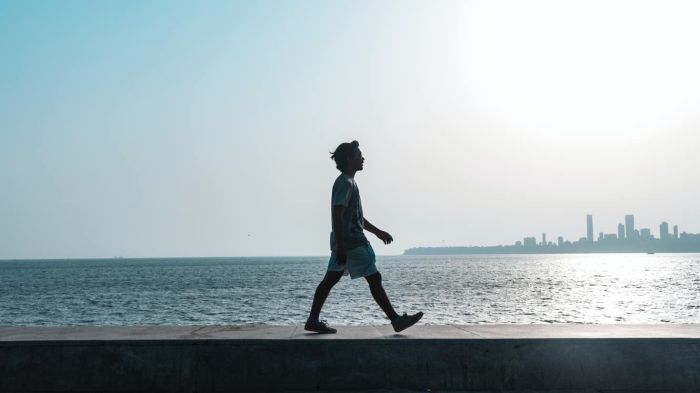 Rutin Lakukan 30 Menit di Pagi Hari, Berikut Manfaat Jalan Kaki Bagi ... Manfaat Jalan Kaki 30 Menit untuk Wellness