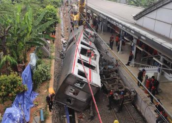 Pemulihan Jalur KRL Bekasi Dikebut, Diperkirakan Normal Kembali Malam Ini