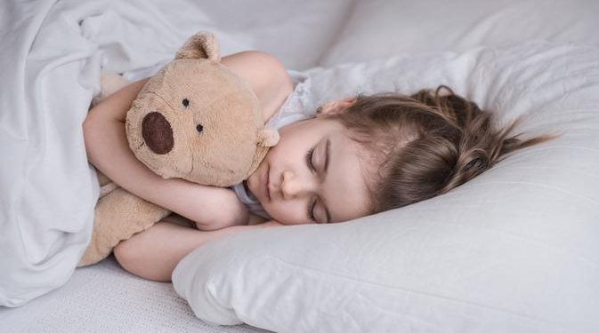 Kurang Tidur Dapat Menghambat Pertumbuhan Tinggi Badan Anak Menurut Penjelasan Dokter