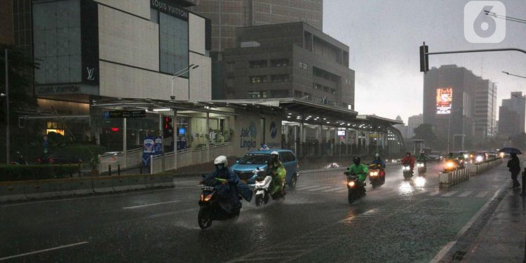 Cuaca Hari Ini Senin 15 Juni 2026 Jakarta Berpotensi Hujan