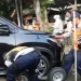 Razia Parkir Liar di Senopati, Mobil Diderek dan Pentilnya Dicabut