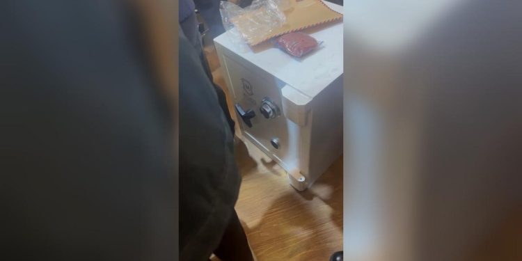 Penampakan Brankas Kafe De Clan yang Dirobohkan Kortastipidkor
