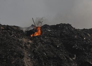 Karakteristik Kebakaran Tempat Pembuangan Akhir Jatiwaringin Mirip Lahan Gambut