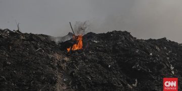 Karakteristik Kebakaran Tempat Pembuangan Akhir Jatiwaringin Mirip Lahan Gambut