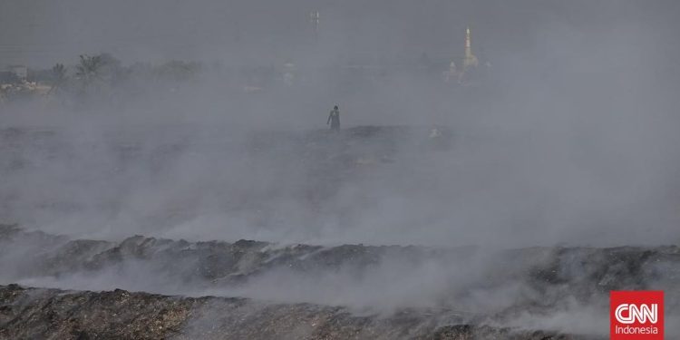 Kebakaran TPA Jatiwaringin Menunjukkan Kegagalan Sistem Open Dumping Sampah