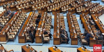 DPR Panggil Kemendiktisaintek Tentang Pendirian Universitas RI