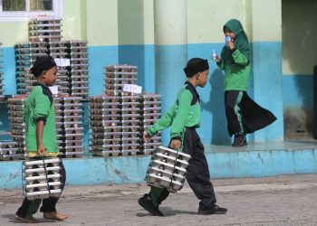 Molis TV Sepatu dan Ompreng