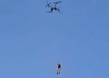Bos Petani Terbang Diangkut Drone Minta Maaf Didampingi Polisi