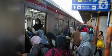 Dua Insiden Mengganggu KRL Rute Bogor dan Tangerang Pagi Ini