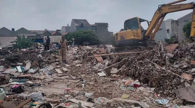 Warga Jakarta Dilarang Membakar Sampah secara Sembarangan