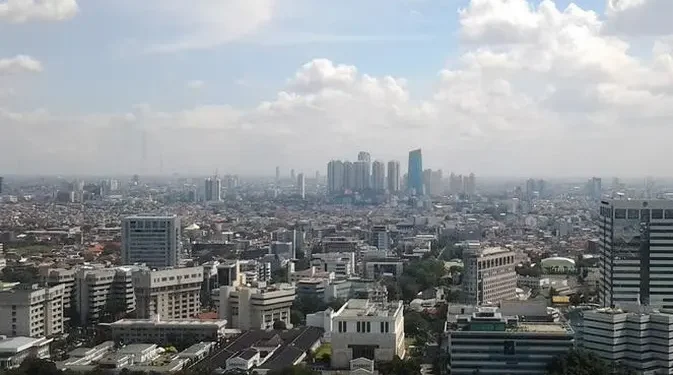 Prakiraan Cuaca Jakarta Senin BMKG Ada Wilayah Berawan Tebal