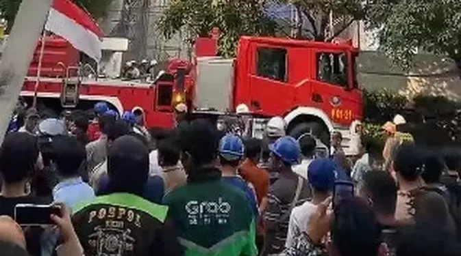 Ceritakan Detik-Detik Kebakaran di Gedung Cikini Menurut Saksi