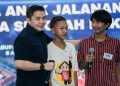 Teddy Disambut Puisi Siswa SR ‘Dari Jalanan Menuju Harapan’