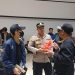 Polri Sambangi Penumpang dan Berikan Snack di Bandara Soekarno-Hatta