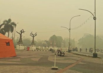 Rumah Gubernur dan Jalanan Palangka Raya Tertutup Kabut Asap