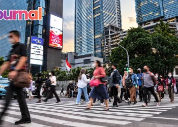 Penurunan, Ketika Masyarakat Mencari Cara untuk Bertahan Hidup
