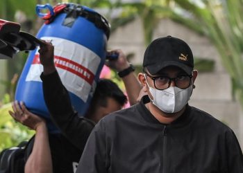 Bupati Klaten Simpan 934 Juta Rupiah Hasil Korupsi di Dalam Tong