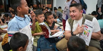 Momen Seskab Teddy Kunjungi Sekolah Rakyat di Cikarang