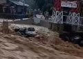 Banjir Bandang di Padang Menggenangi Rumah Warga dengan Cepat